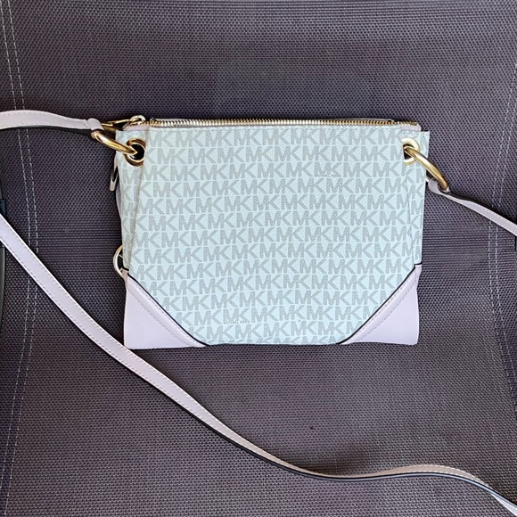 Michael Kors Crossbody - Picture 2 of 5